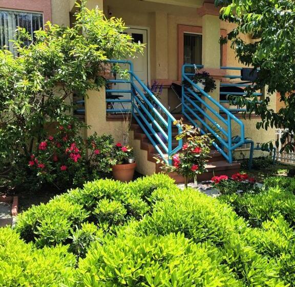مبيت وإفطار Levander Cozy Home
