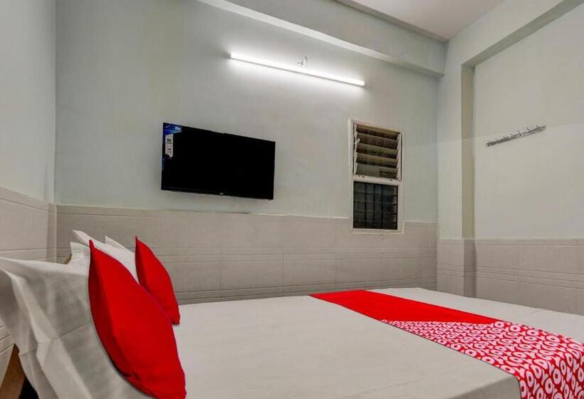 ホテル Oyo Flagship Sri Sai Lodge