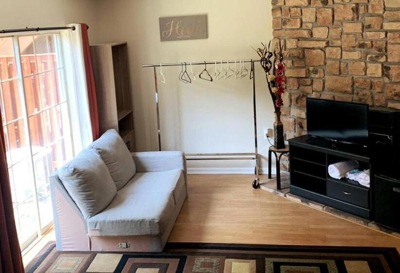 膳宿费 Room In House   The    Modern    Gem