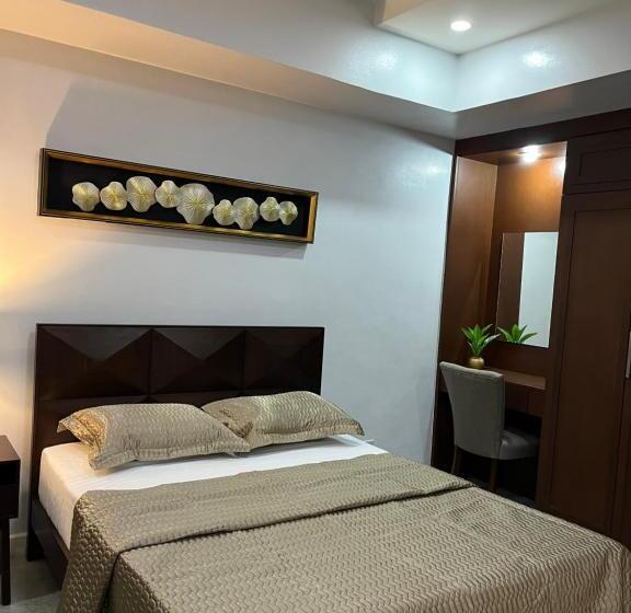 פנסיון A Touch Of Class Inn San Juan City Nr Ortigas, Bgc