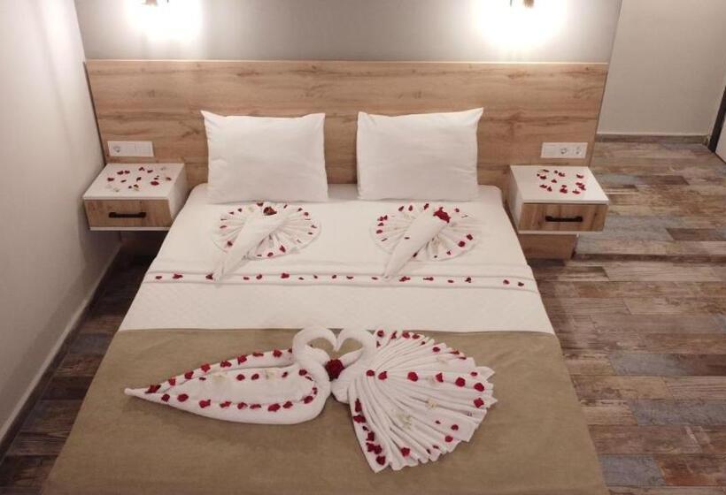 Trakheia Otel