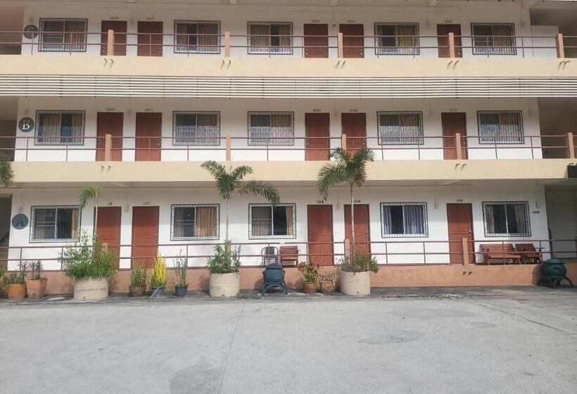 Отель Ekaluk Place Inn