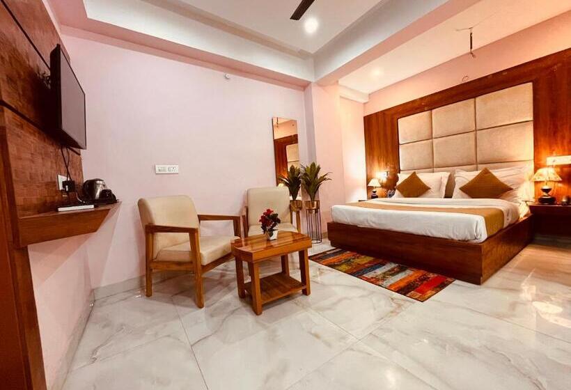 Tirath View Central Hotel   A Comfortable Stay