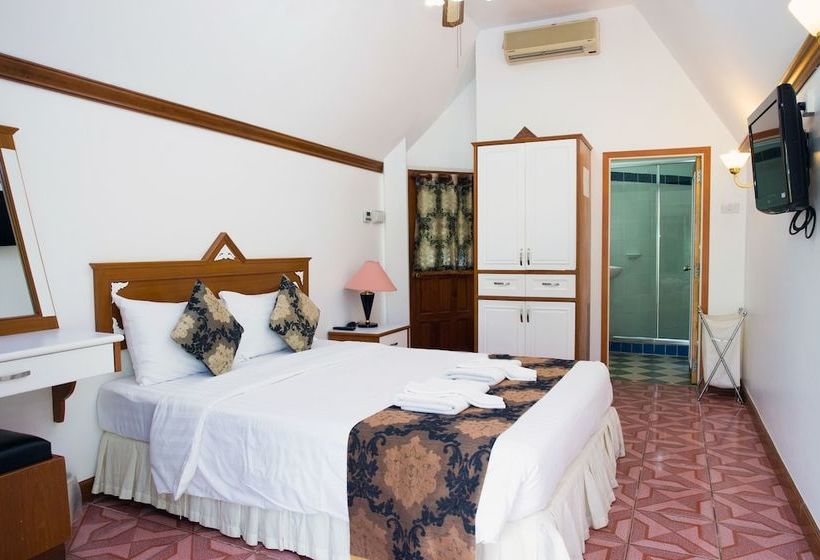 Fotos del hotel Castle Howchow Beach Resort:  13