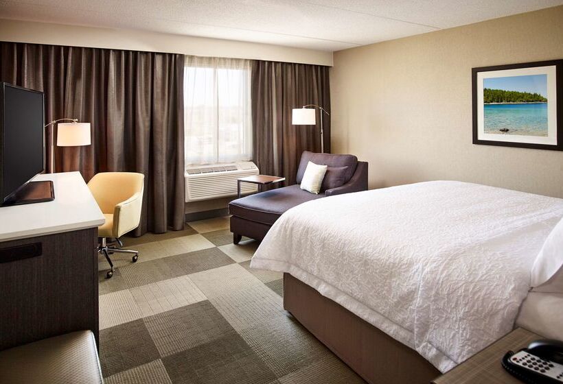 هتل Hampton Inn By Hilton Sarnia/point Edward