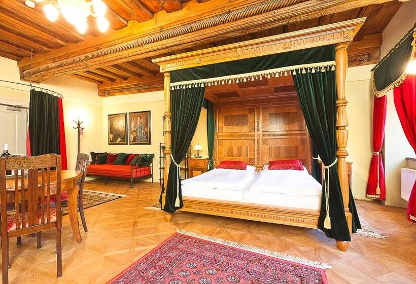 هتل Krčínův Dům