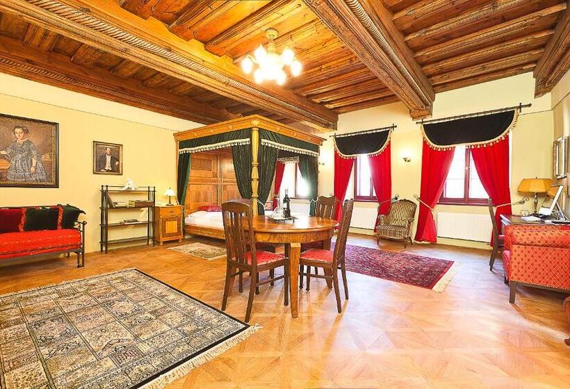 هتل Krčínův Dům