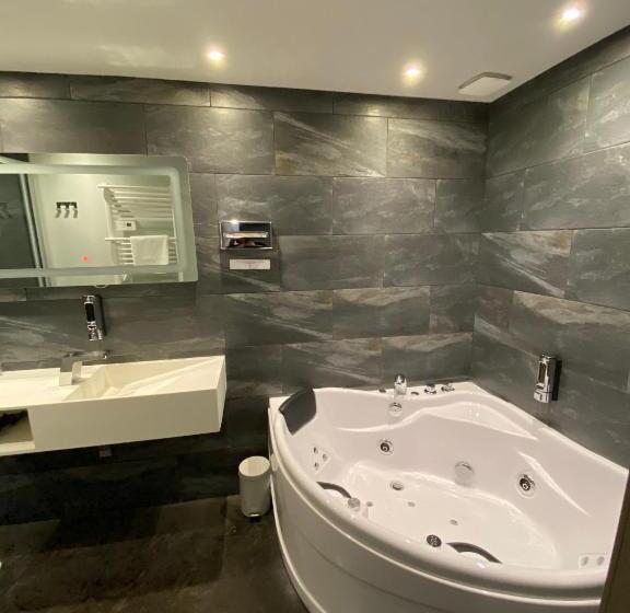 هتل Les Suites Du Lac