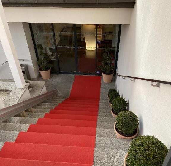 هتل Les Suites Du Lac