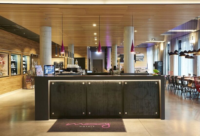 Отель Moxy Berlin Ostbahnhof