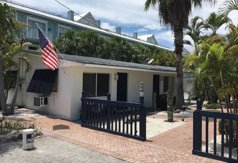 فندق على الطريق Bonita Beach Inn And Suites