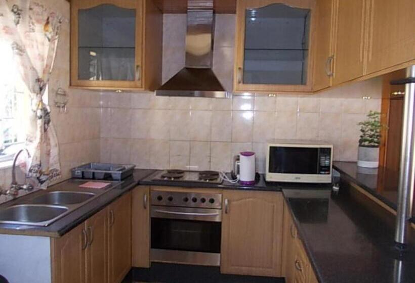 Пансион All Are Welcome Guest House