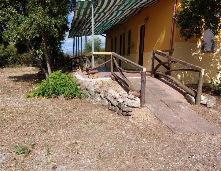 호텔 Agriturismo I 13 Pini Di Putzu Anna Maria
