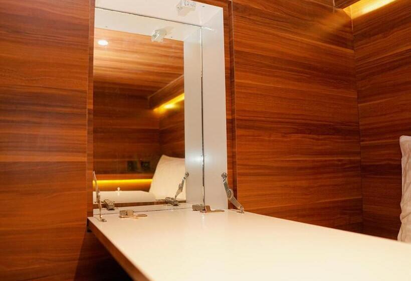 هتل کپسول Ketje Luxury Capsule Mitra Reddoorz