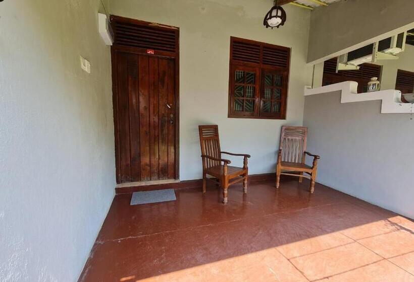 בית מלון כפרי Crosscountry Inn By Thurings