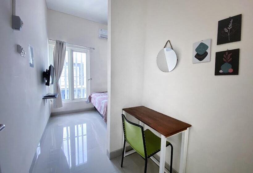 پانسیون Surabaya Homey Near Airport