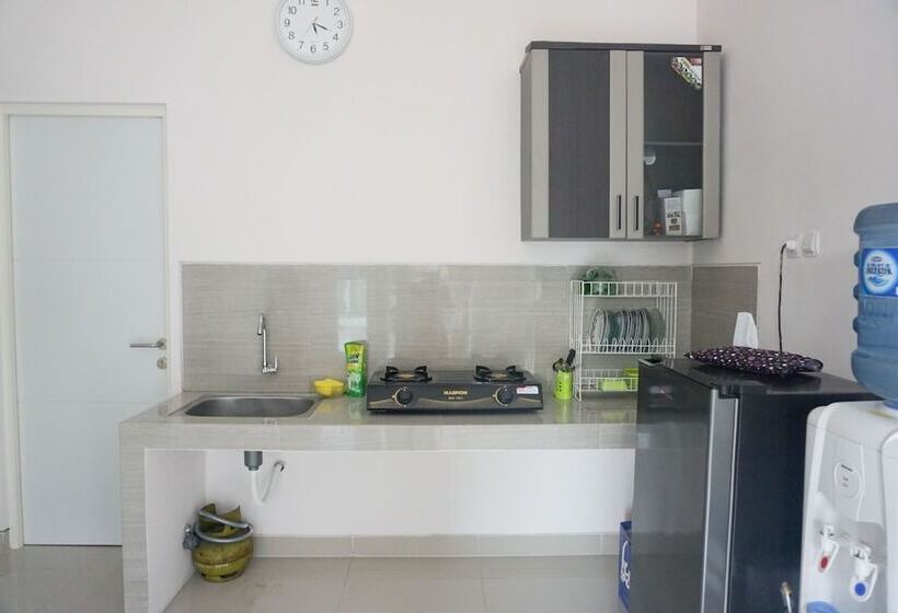 پانسیون Surabaya Homey Near Airport