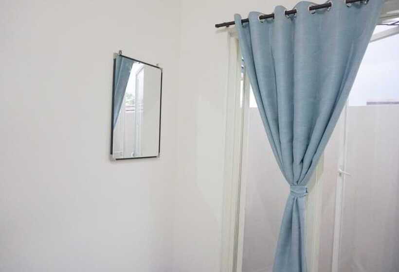 پانسیون Surabaya Homey Near Airport