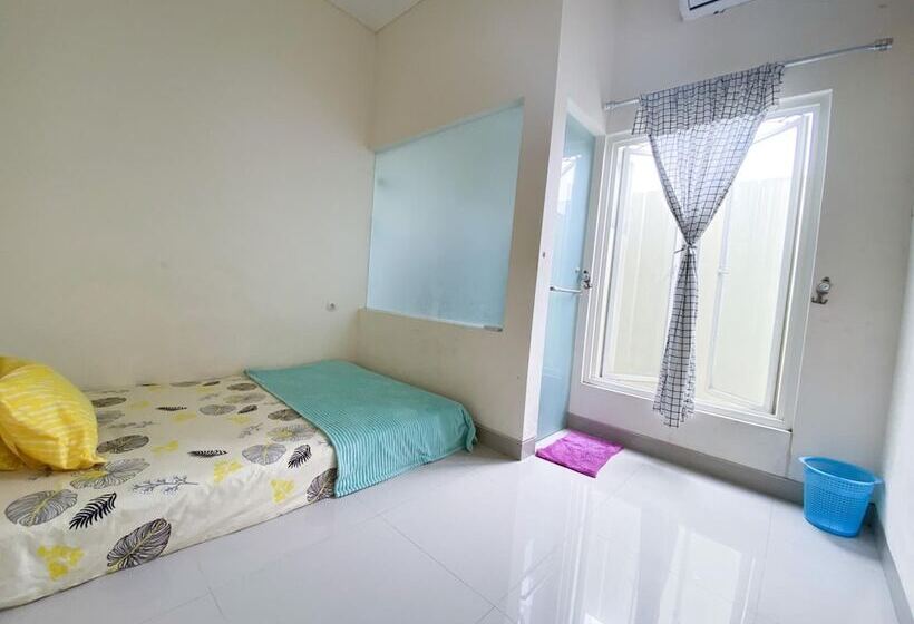 پانسیون Surabaya Homey Near Airport