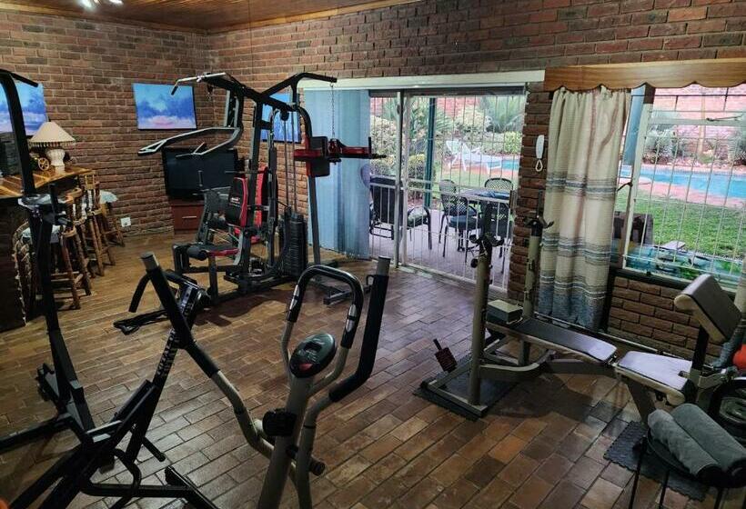 مبيت وإفطار Emani Guest House