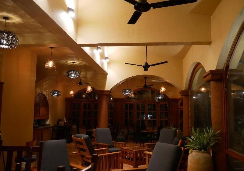 هتل Casa Ceiba Huatulco   Adults Only