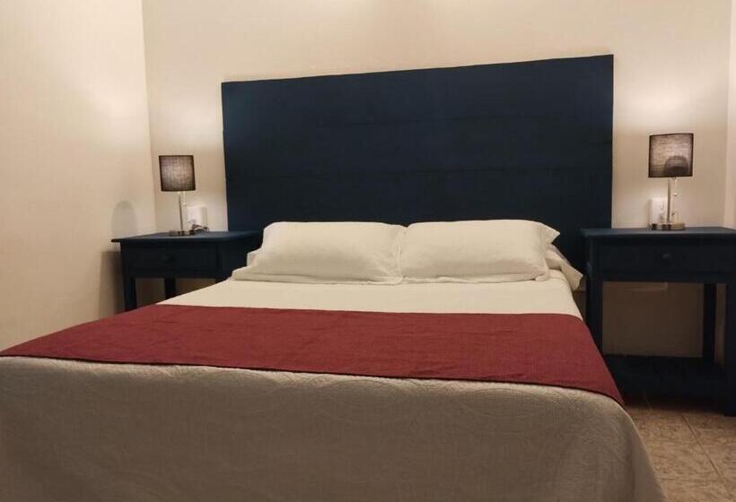 هتل & Hostal Santuario