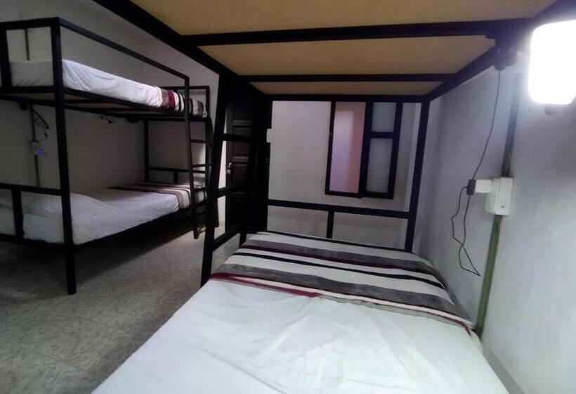 هتل & Hostal Santuario