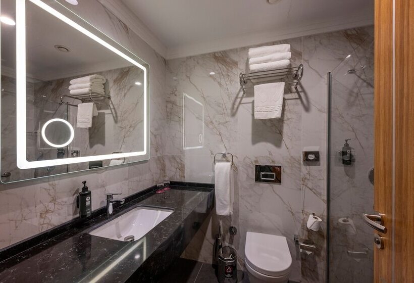 בית מלון כפרי Ramada Encore By Wyndham Istanbul Sisli