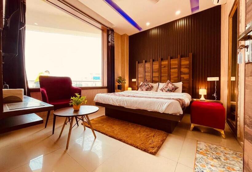 فندق The Pearl Grand, Top Rated & Most Awarded Property In Chandigarh