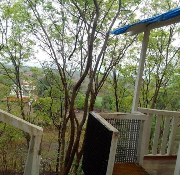 Roccia Hill Resort
