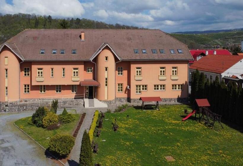 تختخواب و صبحانه Pensiunea Praid   Parajd Panzió