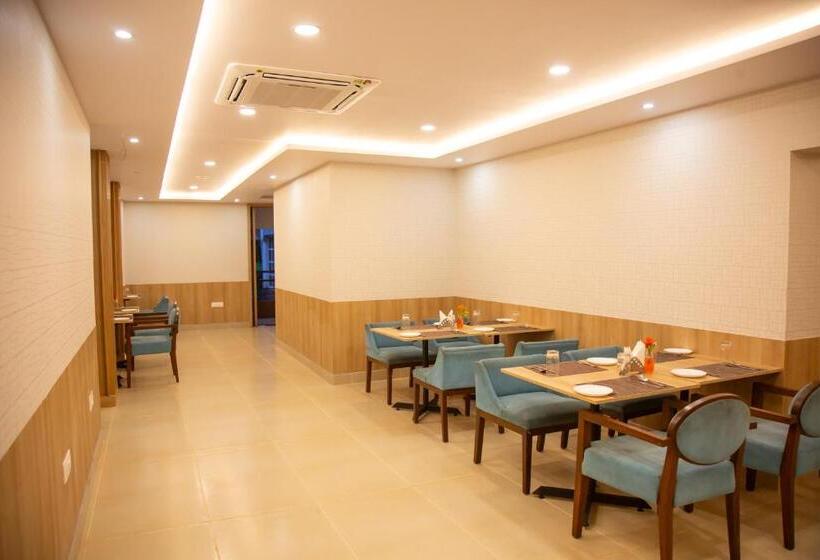 فندق Naveen Residency