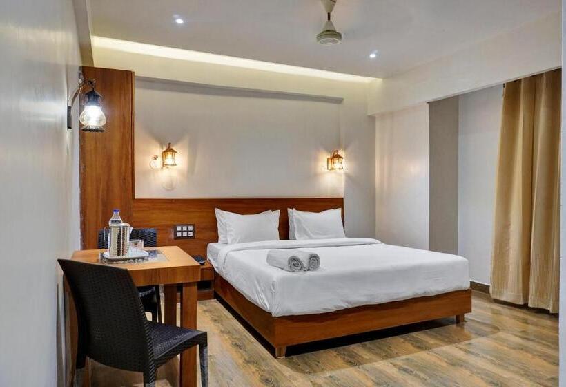 ホテル Omkar Executive