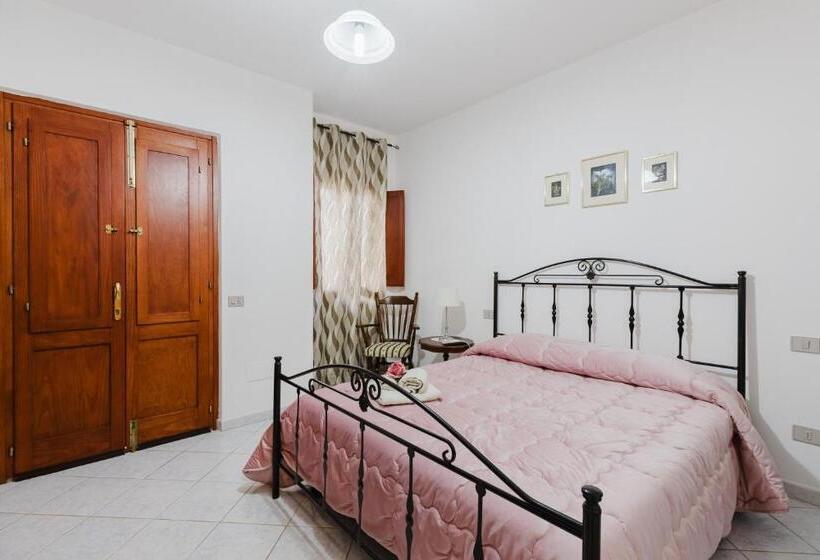 بنسيون Il Corbezzolo