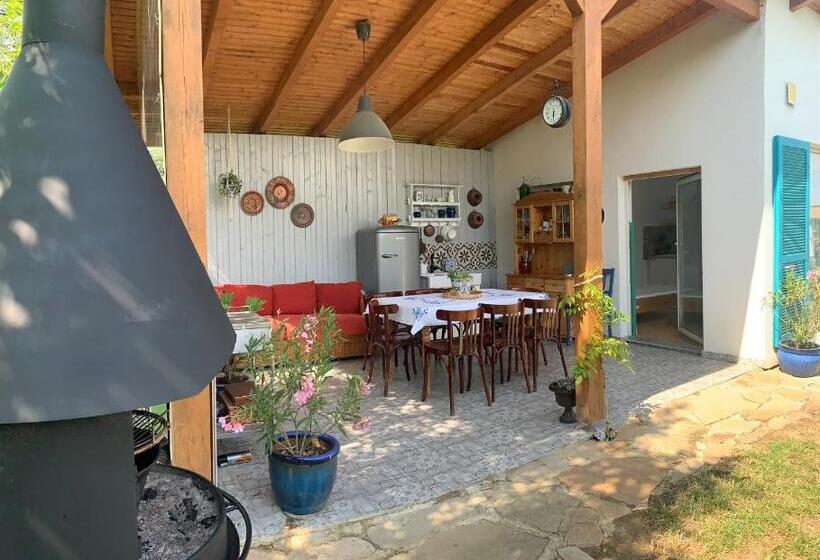 צימר Backyard Cottage