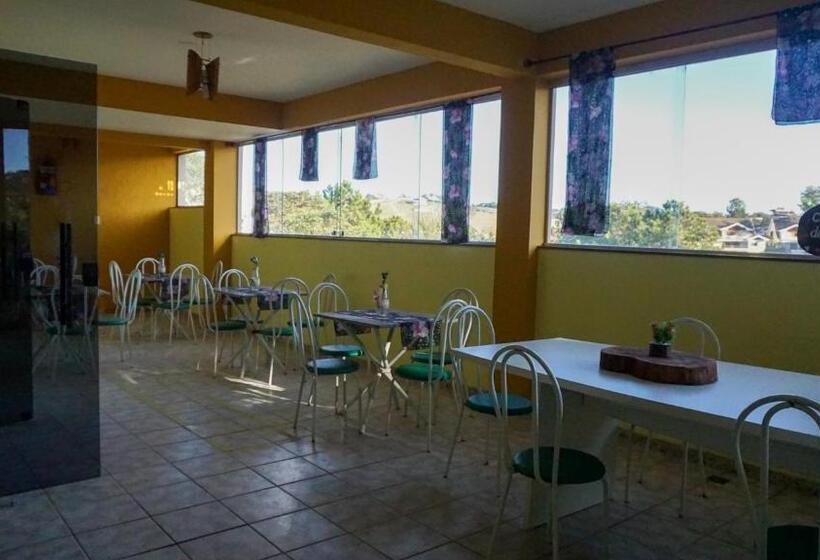 ユースホステル Pousada Dos Ventos São Lourenço