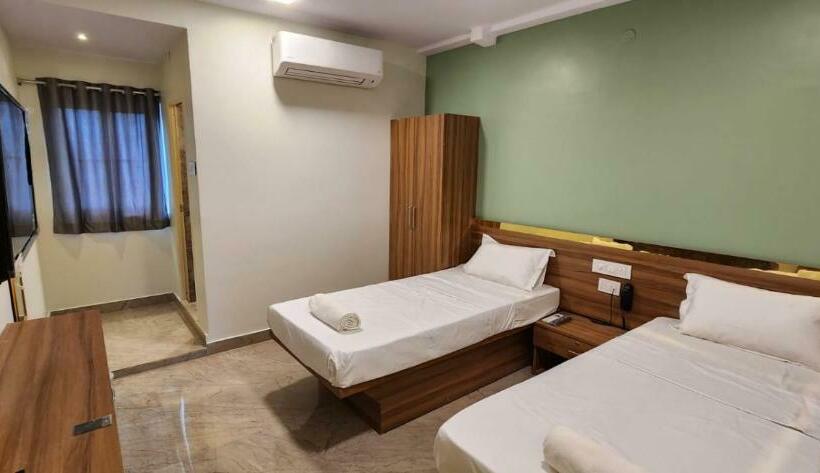 فندق Amulyaa Grand Inn