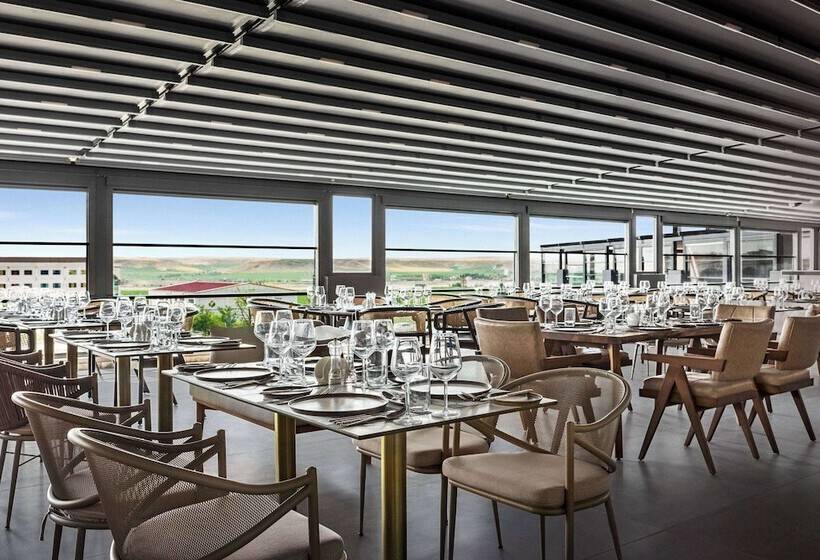 هتل Ramada Plaza By Wyndham Batman