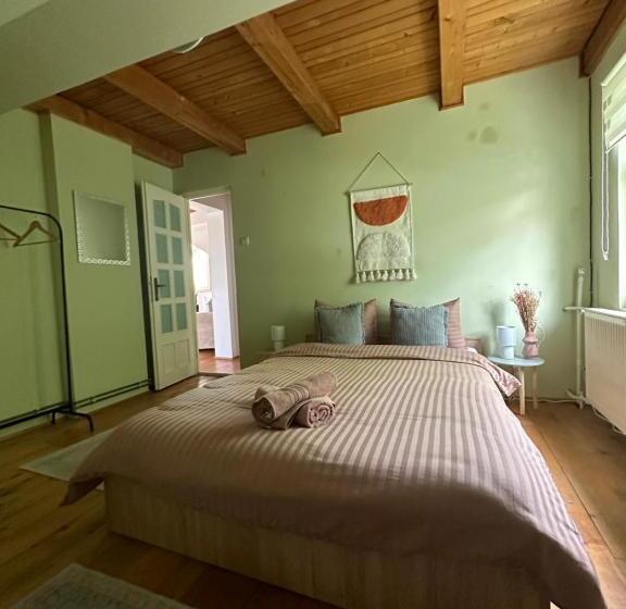 פנסיון Greenery Home