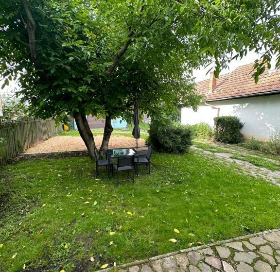 פנסיון Greenery Home