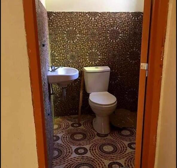 فندق صغير Rj Travellers Inn