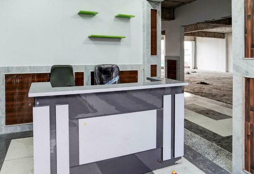 فندق Oyo 81362 Sahara Guest House