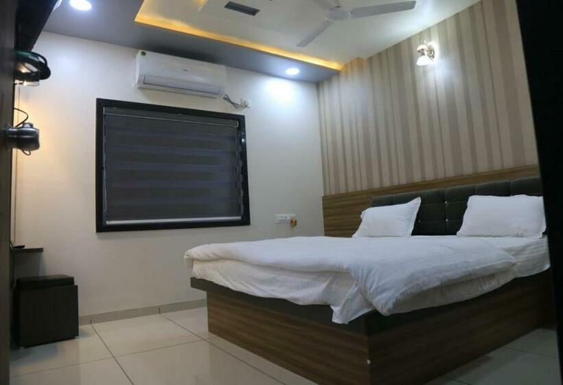 Отель Reva Vihar Rooms