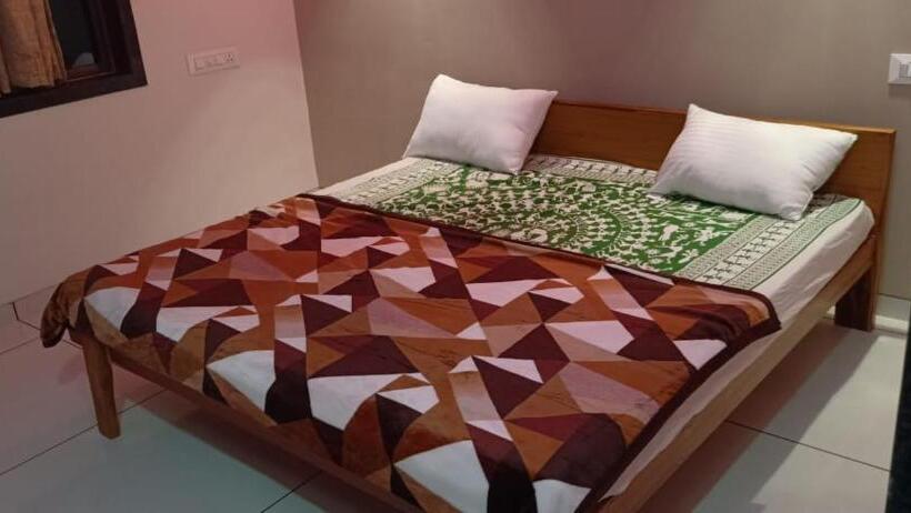 Отель Reva Vihar Rooms
