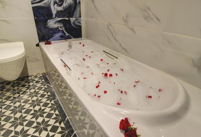 בית מלון כפרי Sapphire Inn