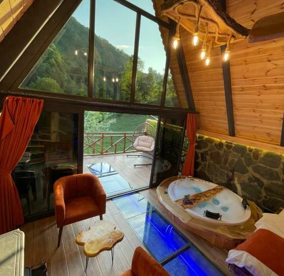 ベッドアンドブレックファースト Waterfallbungalow
