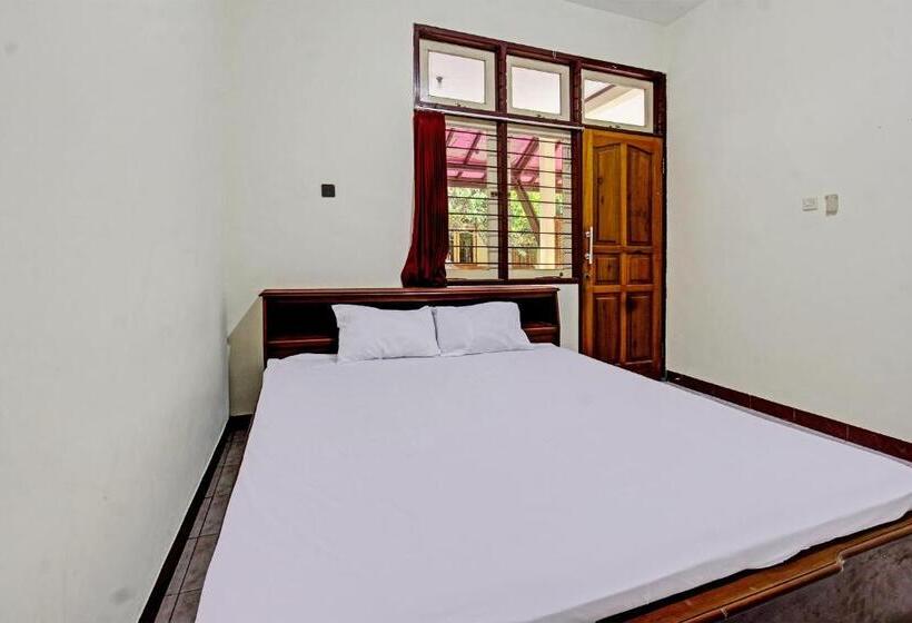 酒店 Oyo 92710 Losmen Tjabe Merah