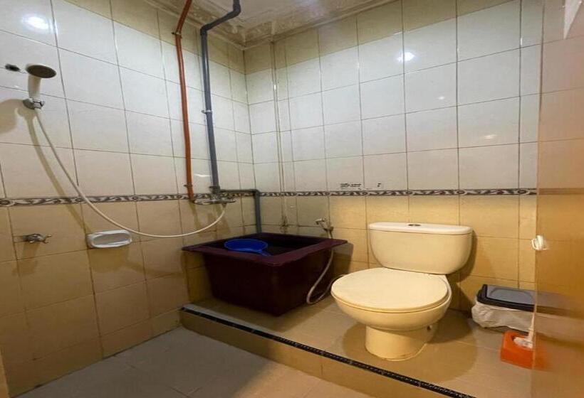 בית מלון כפרי Oyo 92772 Losmen Diah Syariah