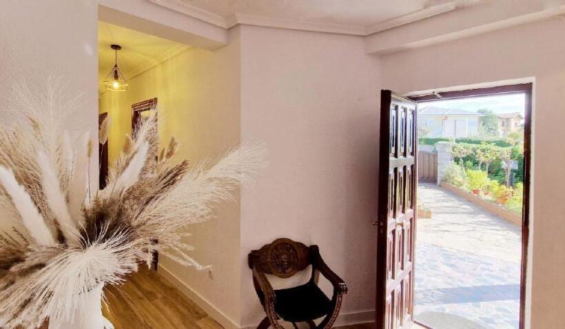 פנסיון Cosma House