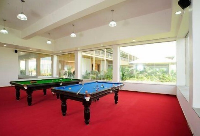 Отель Aarohi Starz Club